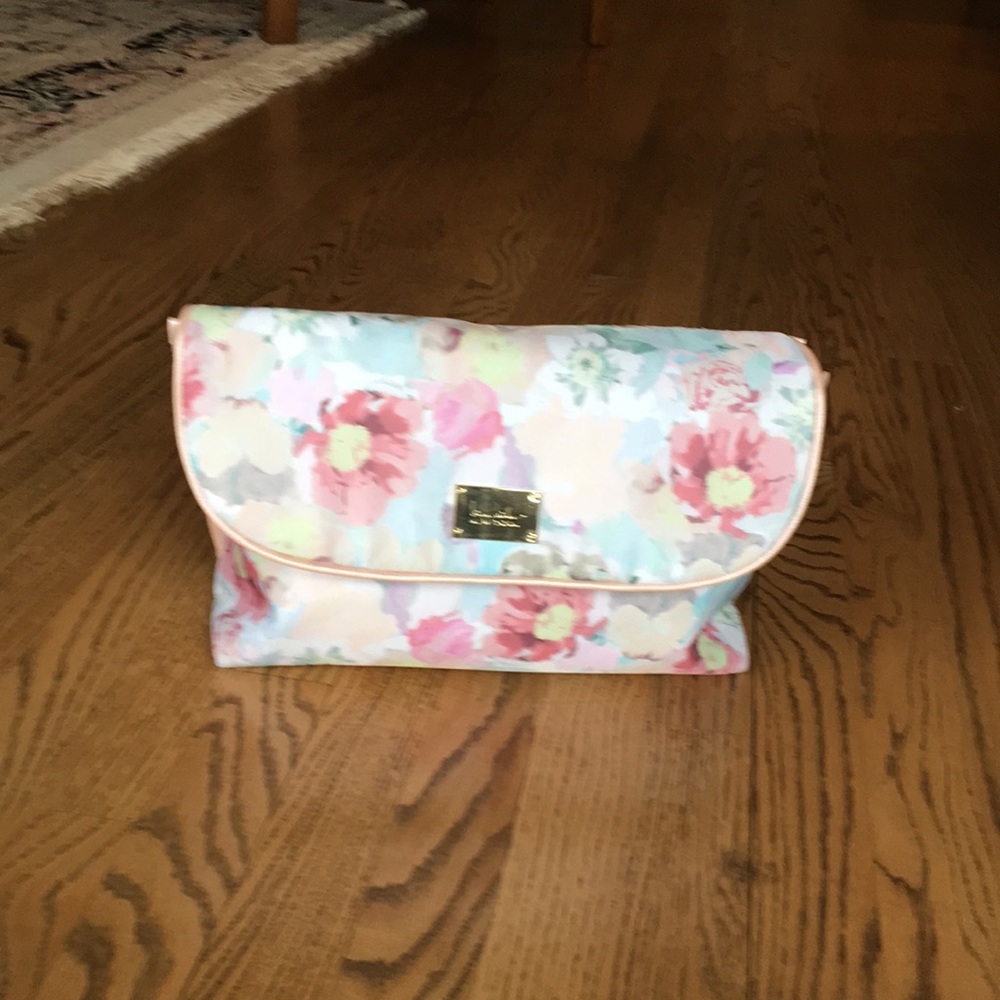 Nicole Miller Travel make-up case